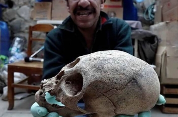玻利维亚发现葬有15世纪土著人遗骸和数百件文物的古墓