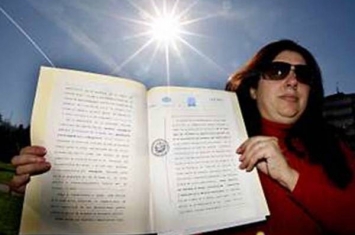 西班牙女子Maria Angeles Duran宣称拥有太阳 并出售太阳上的“土地”