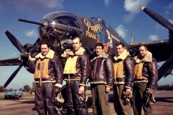 二战最年轻的飞行员是谁?最幸运的飞行员是谁?