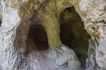 俄罗斯阿尔泰的丹尼索瓦洞穴猛犸象长牙上发现大约4.5-5万年前旧时器时代冠状头饰