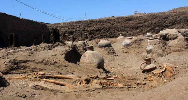 秘鲁西北部1700年历史遗址出土32具儿童遗骸 逾半没脚掌骨疑用作制首饰