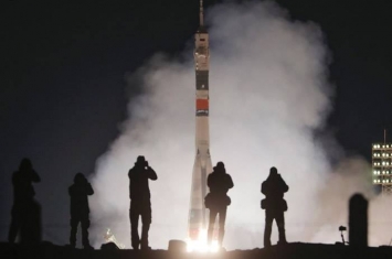 俄罗斯联盟号火箭事隔5个月成功升空 去年发射失败两名宇航员死里逃生