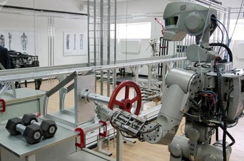 俄罗斯首个人形机器人将乘坐“联盟“号飞船前往国际空间站
