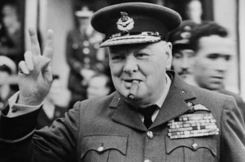 二战期间英国首相邱吉尔在福克兰群岛驻重兵防入侵