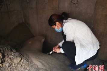 北京正阳桥遗址发掘出土一具镇水兽
