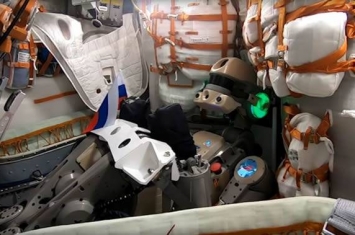 国际空间站俄罗斯宇航员成功接通“费奥多尔”机器人电源