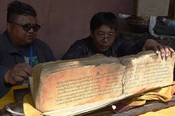 考古队在西藏完成普查登记1.8万本古籍 料助保育藏人文化