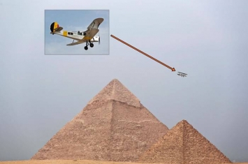 80年来首次：比利时机师驾驶古董飞机降落埃及金字塔旁