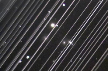 哈佛天文学家称SpaceX星链卫星可能会影响对近地小行星的搜寻