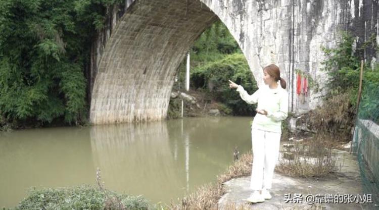贵州桥下面悬着的古剑,贵州山村古桥下悬挂的宝剑