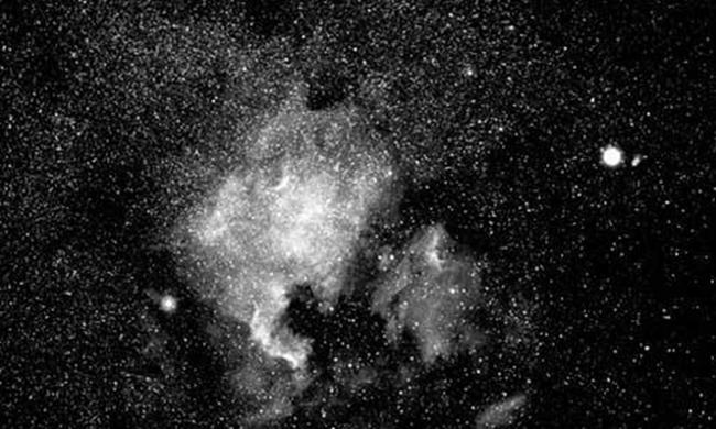 北美洲星云位于何处 靠近天津四的发射星云