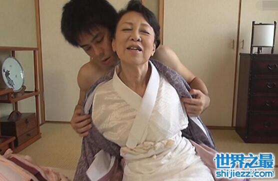 80岁的日本最老女优隐退，帝冢真织却说还会再回来