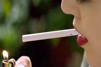 和吸烟的人接吻的危害 和吸烟的人接吻会影响身体吗