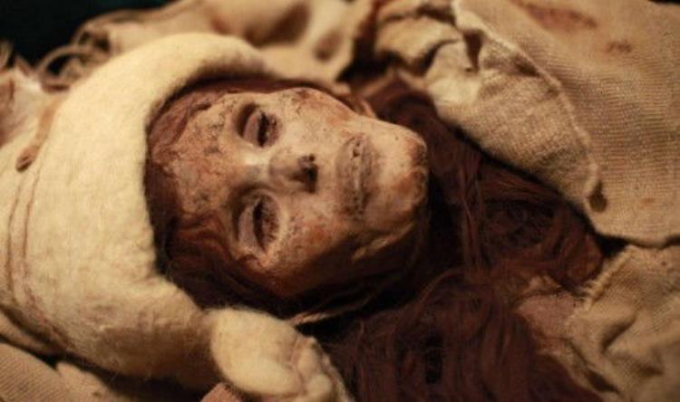 新疆4000年女尸面带微笑专家看完后病入膏肓怎么解释
