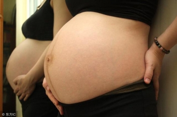 为什么孕期肚脐变黑的原因,男宝宝让妈妈肚子长黑毛是真的吗
