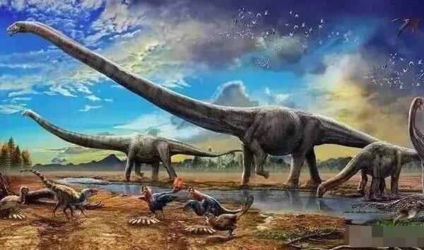 醒龙：非洲小型杂食性恐龙（长1.2米/距今2亿年前）