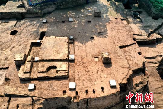 唐华清宫朝元阁遗址考古新发现：整体建筑至少有三层屋檐