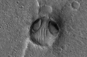NASA火星旧照 惊现一张“外星人”的脸
