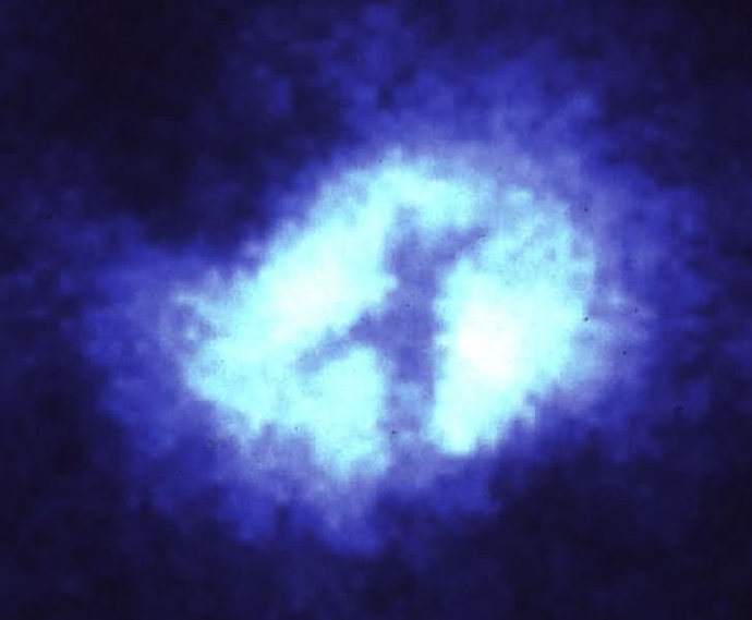通往天堂的大门，哈勃望远镜拍到太空深处的“十字架”