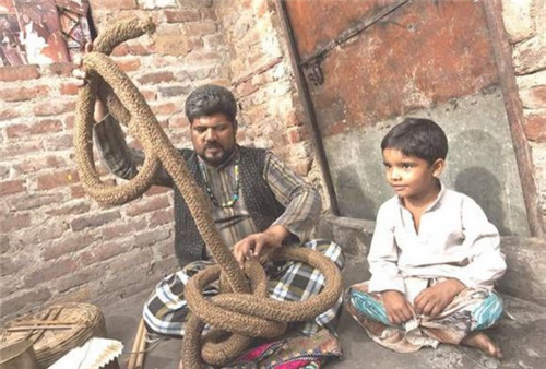 印度通天绳之谜：史上第一幻术，通往天国的绳子