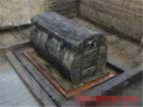 九龙抬尸棺是真的吗，盗墓笔记中的故事情节是真是假？