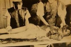 人类史上最恐怖的注射人体实验，731部队女子配种实验曝光