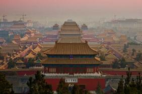 世界上最大的宫殿建筑群，北京故宫(72万平方米)