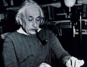 爱因斯坦死前销毁手稿真相，新一代超级武器被掩盖