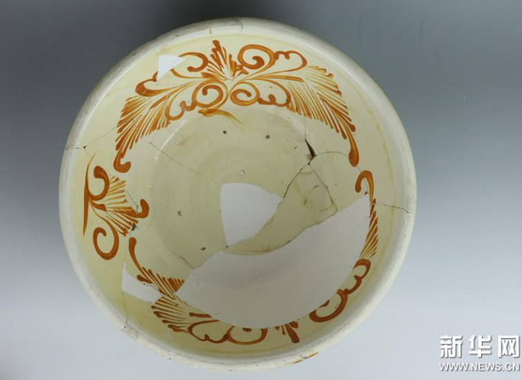 山西吕梁首次考古发现北宋“柿色彩”瓷器