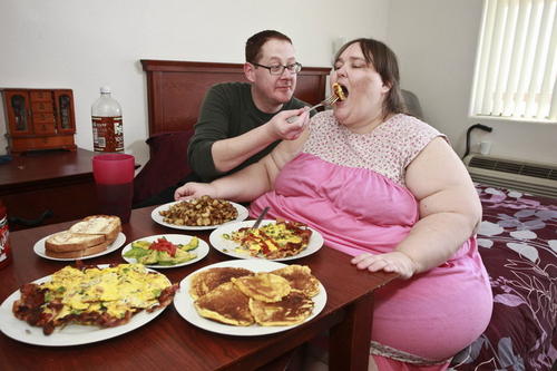 世界上最胖的女人体重超过500公斤