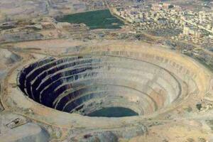 世界上最大的钻石矿，米尔矿价值千亿元(钻石之城)