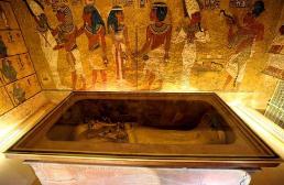 图坦卡蒙木乃伊的超豪华墓室，高富帅图坦卡蒙木英年早逝（谋杀）