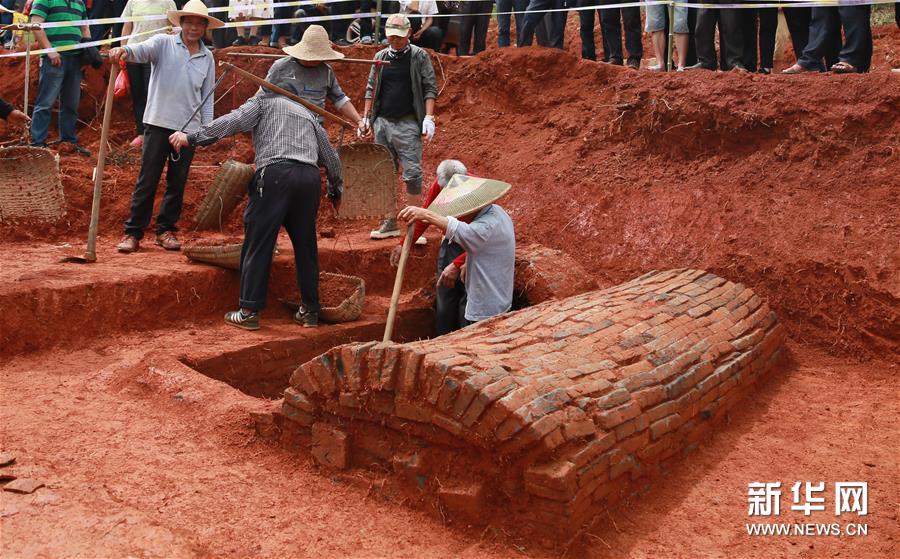 湖南宁乡发掘出设有“过仙桥”的北宋夫妻合葬墓