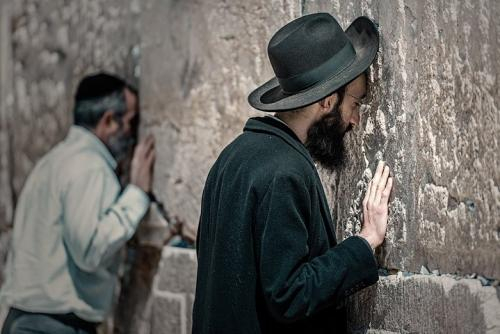 耶路撒冷哭墙流泪之谜