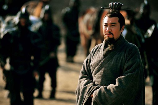 刘备死前为什么不把兵权交给诸葛亮,而是给李严?
