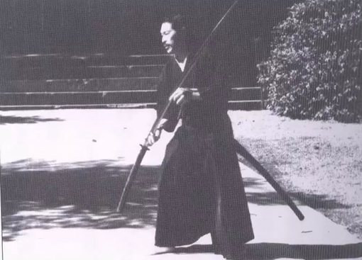古代日本武士用来切腹的刀叫什么?日本人切腹的刀有什么讲究?