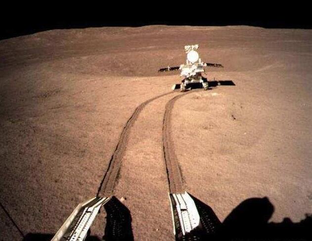 月球背面是什么样子的？嫦娥四号拍摄的月球背面照片曝光