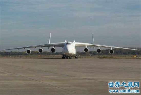 世界最大飞机，安-225运输机整体的长度达到八十多米！