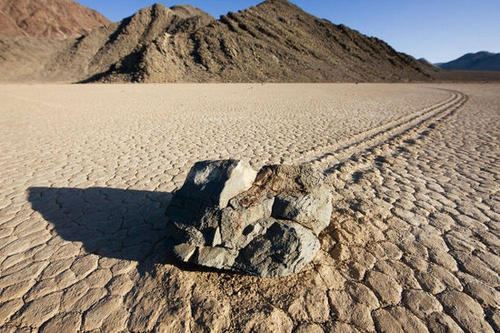 死亡谷石块漂移之谜