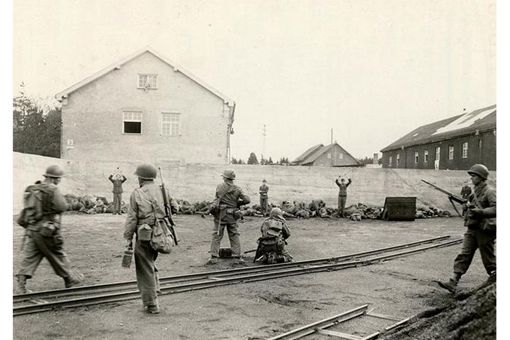 美军为何直接处决集中营看守,而不是推向军事法庭.