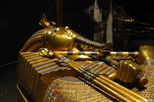 埃及法老王为什么喜欢用蛇标?法老和蛇之间有哪些历史渊源?