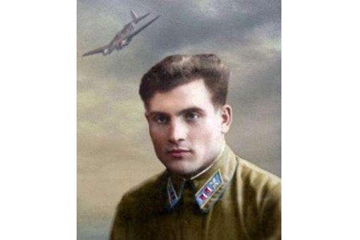 苏联一男一女王牌飞行员在阵亡后令人潸然泪下的一幕