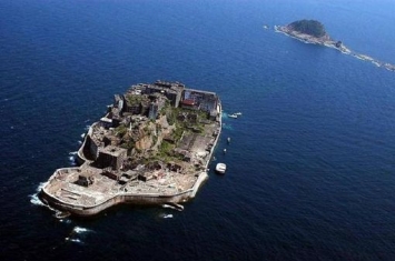 端岛曾经是日本最繁华的地方之一,如今为何被荒废成为了一座鬼岛?