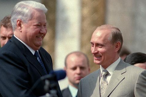 叶利钦问普京:你能胜任总统这个位置吗?普金回复了四个字