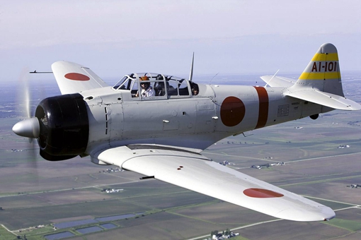 二战日本战机向下俯冲时解体了,这是为何?