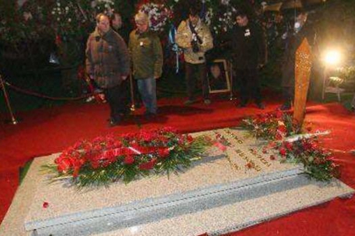 米洛舍维奇的葬礼上,他的妻子和儿女为何不参加?