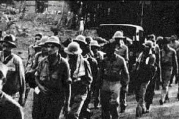 二战期间,美军士兵是如何报复日军的暴力行为的?
