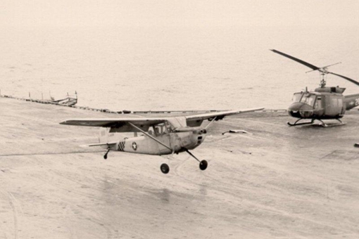越战结束后,美军为何要将直升机扔进大海?