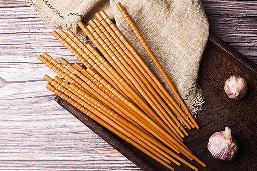 中国古代是从什么时候开始使用筷子的?筷子成为餐具和南方人有大关系