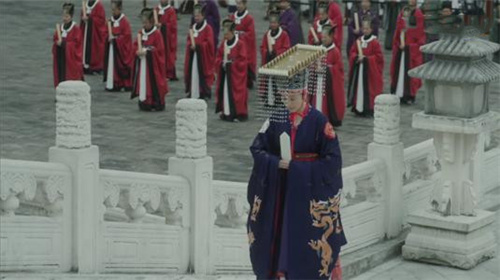 刘娥为什么要穿龙袍